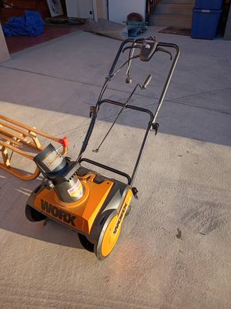Worx electric snowblower 1