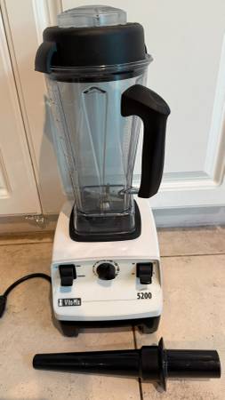 VitaMix 5200 Professional Blender, Great Shape, No Issue 1