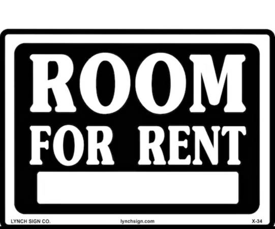 $900 / 1br - Large Room for Rent (Valley Center)64037221003905120
