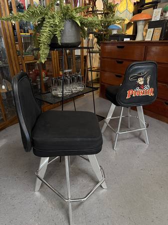 Vintage PIONEER CASINO Stools 1