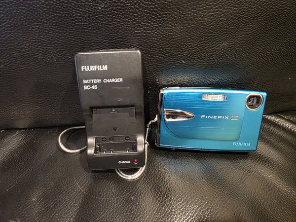 Fujifilm Digital Camera FinePix Z20fd 10.0MP Blue Tested with Charger 1