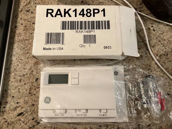 GE Programmable Thermostat 1
