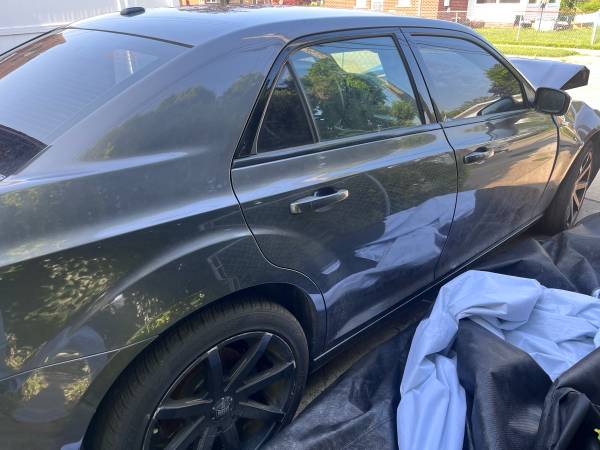 2014 300S reparables - $4,000 (Eastpointe)63622126138371124