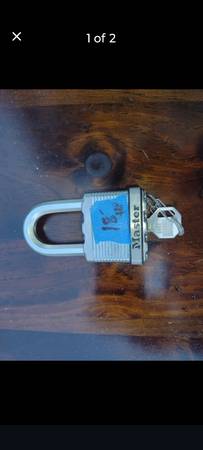 Master Lock keyed padlock 1