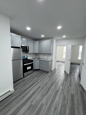 $3,500 / 5br - 1327ft2 - 🏡 4BR & 5BR Luxury Apartments–Fully Renovated–Prime Brighton Beach (Brighton Beach, Coney Island, Sheepshead Bay)63788882016385121