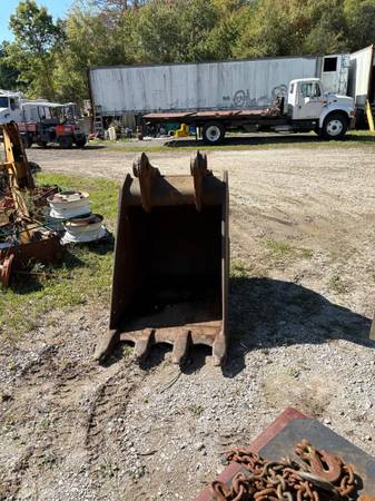 Cat 330 Bucket 1
