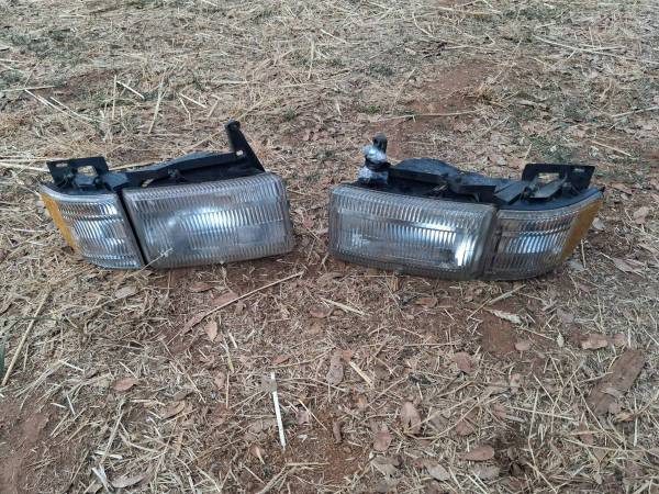 1994-2001 Dodge Ram Headlight Corner Light Assembly Pair OE 1