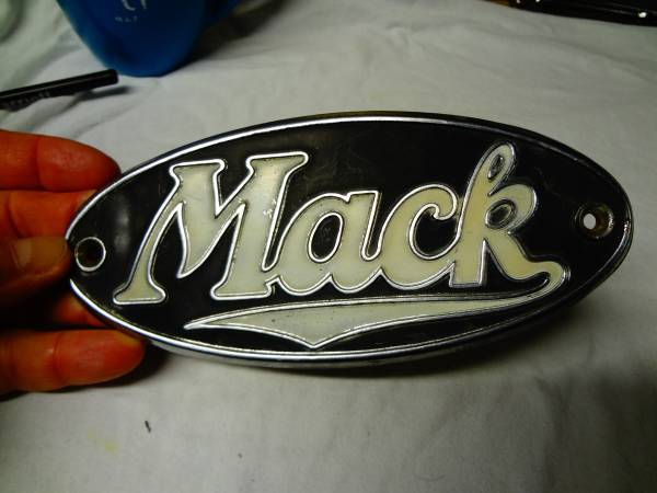 Mack Truck 1