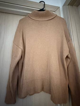 Gap womens large turtleneck sweater (tan) 1