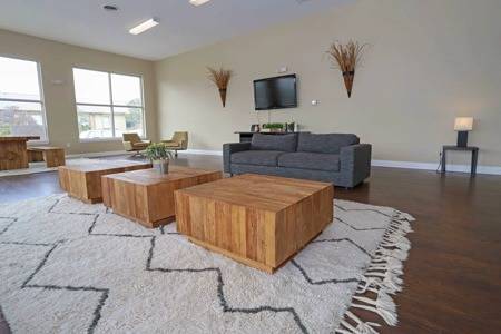 $1,500 / 2br - 965ft2 - Ceiling Fans, Tile & Hardwood & Carpeted Floors, Walk-in Closet (5875 Mountain Valley Ln, Dallas, TX)63796578028161120