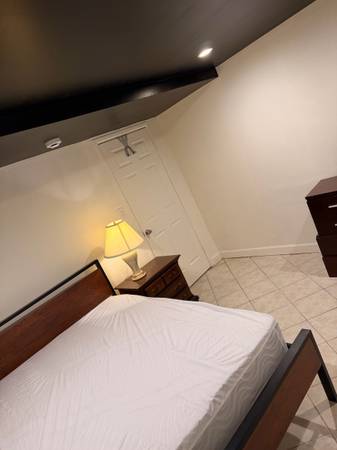 Beautiful room great locale..low rent!! 1