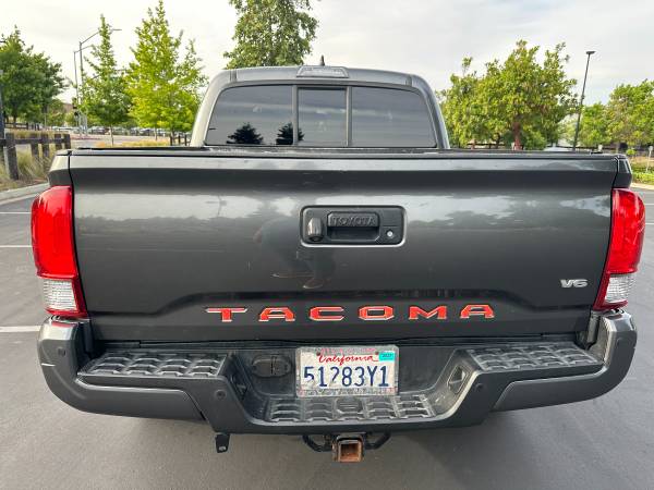 2016 Toyota Tacoma V6 SR5 - Photo 8