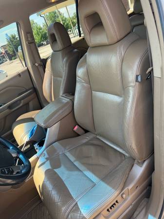 2004 Gold Honda Pilot EX-L - $5,800 (Denver)63621874047489121