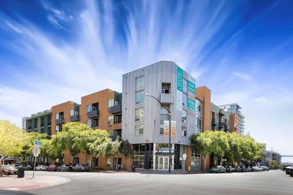 Stunning Studio Steps to Petco Park-Pet-Friendly & Air Conditioned 1
