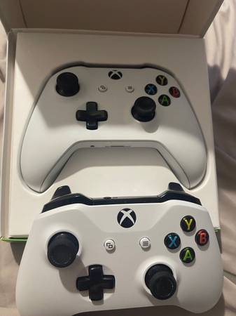 Xbox series X controllers and games 1