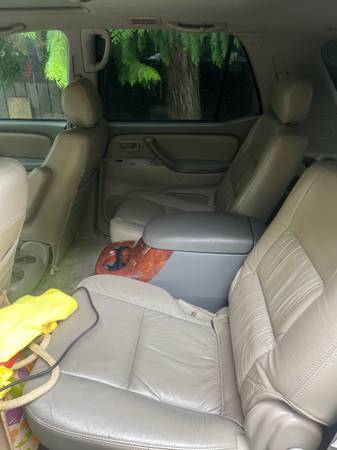 2007 Toyota sequoia - $8,499 (Bellevue)63482811146755123