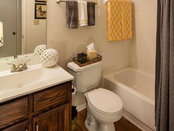 $695 / 1br - 600ft2 - Private Balconies/Patios, Leinbach 30-Day Money Back Guarantee (Midtown)63981972492802124