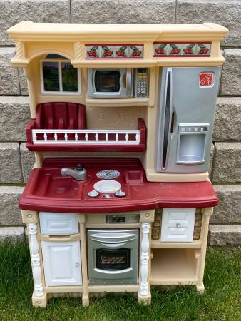 Step2 Play Kitchen 1