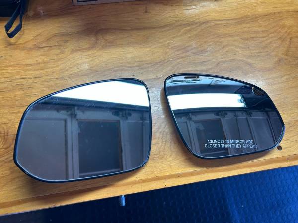 Toyota 4Runner/RAV4 Heated Side Mirrors 1