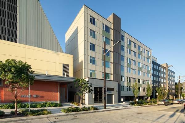 $1,969 / 2br - 702ft2 - Sala Comunitaria, Patio de Juegos, Reciclaje, Lavavajillas (Barrio Roosevelt)63884891397121123