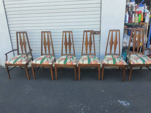 Rare mid century 6 chairs made by young manufacturing company 1