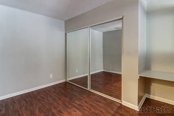 $1,935 / 1br - 653ft2 - Assigned Parking, Stainless Steel Fixtures and Sink, Carpeting (18520 Vincennes St, Northridge, CA)63829234685057120