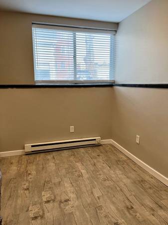 $875 / 375ft2 - Studio, Close to Park, Walk to Bus64013366562561122