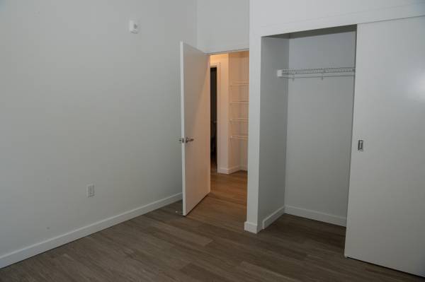 Onsite Management, Elevator, Smoke Free Community 1