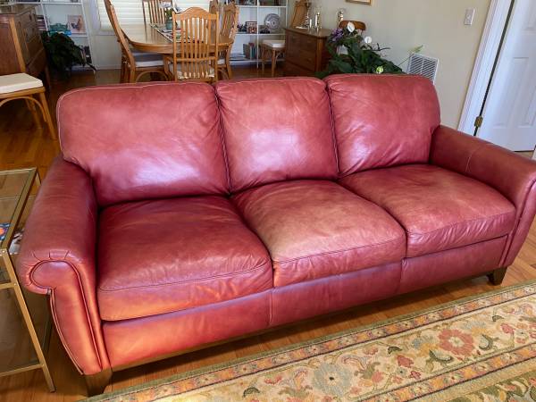 LEATHER COUCH 1