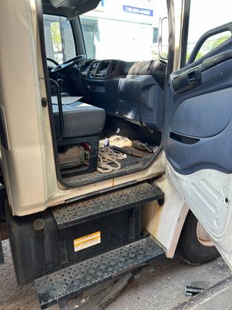 2008 HINO - $8,000 (BRONX)63614224107011124