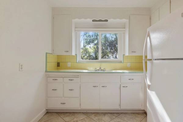 $2,650 / 2br - 1250ft2 - Don't wait! These move-in deals are going fast! (Oakland)63861102359299123