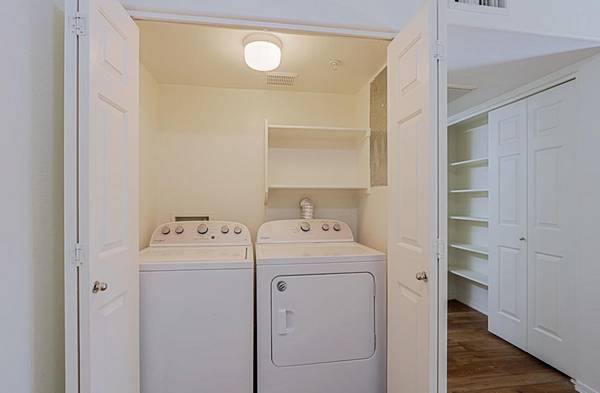$1,525 / 2br - 973ft2 - Dishwasher, Guest Parking, Easy Access to Freeways, Patio/Balcony (Wickenburg)64024824453763120