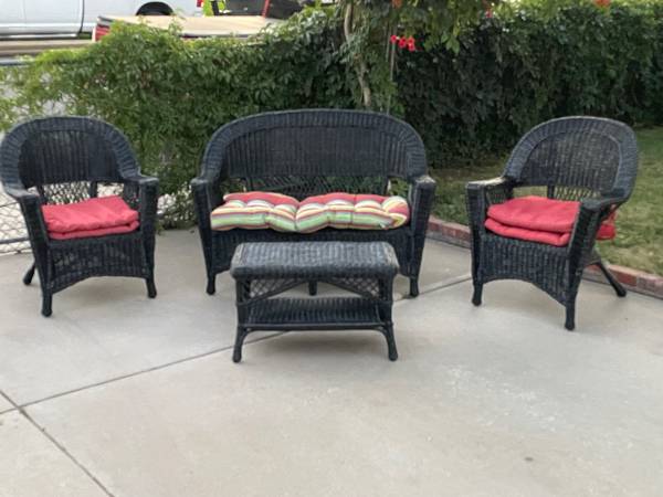 NEW !!  4 PIECE ( BLACK )  WICKER SET 1