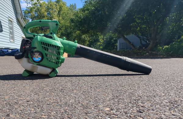 Hitachi Leaf Blower 2-cycle - excellent condition, works perfect 1