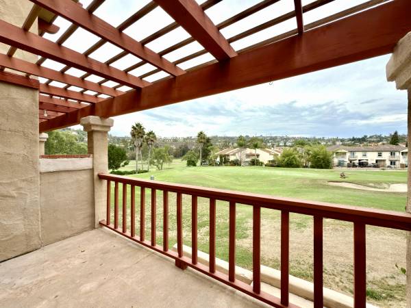 $3,795 / 2br - 1545ft2 - ¡Hermosa casa adosada en el campo de golf The Legends! (Carlsbad)63775544215553124