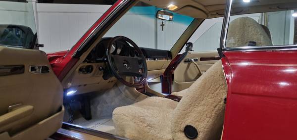 1981 Mercedes Benz SLC380 - $25,00063614890491395123