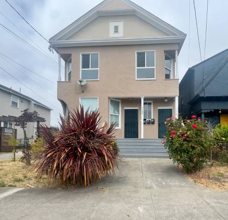 $2,995 / 3br - 1000ft2 - W. Oak Flat 3/2 Parking Lavandería En Unidad Mascotas Permitidas Debe Ver! (oakland west)63658029553155121