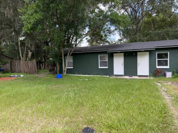 2 bedroom 1bath 1