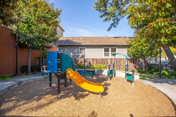 Interior Package Locker System, Walk-in Closets, Den 1