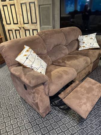 Reclining sofa 1