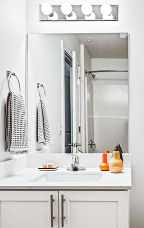 $1,449 / 1br - 746ft2 - Rent with Style: Choose Velo Apartments!63977278956035123