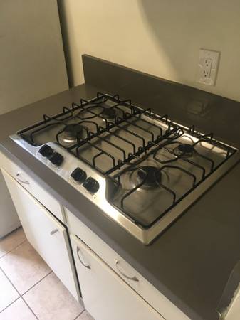 $2,195 / 2br - 2 Bedroom in Valley Village (Valley Village)63876593559425121