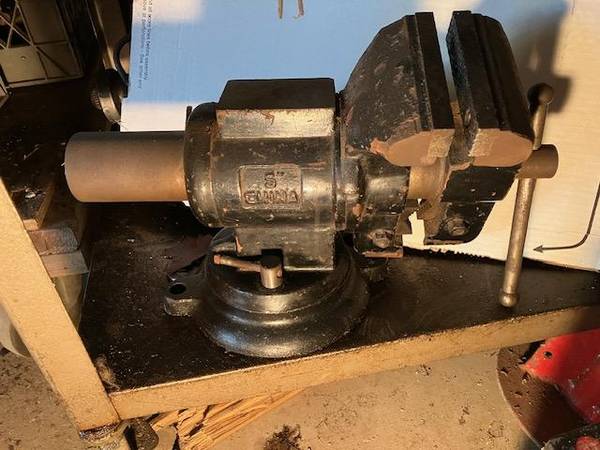 5" Swivel/Tilt Vise 1