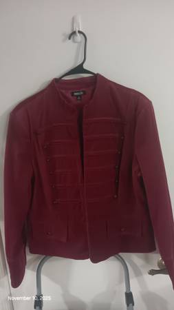 Dark red maroon jacket like new 1