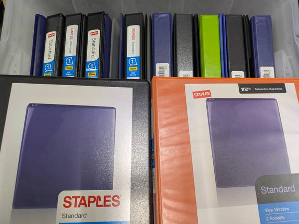18 x Staples 1 inch Standard Binders w/ Sheet Protectors & 200 Sheet 1