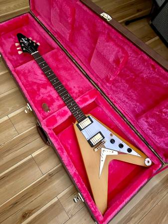 Epiphone 1958 Korina Flying V – 2024 – Immaculate + OHSC & Case Candy 1