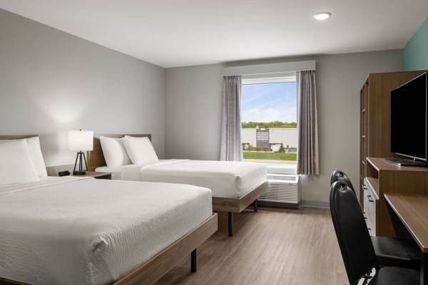 $1,200 / 1br - Reception Desk: 8:00 AM - 9:00 PM, Free WiFi, Accessible Front Desk (5831 Alta Lk Dr, Indianapolis, IN)63989076298371120