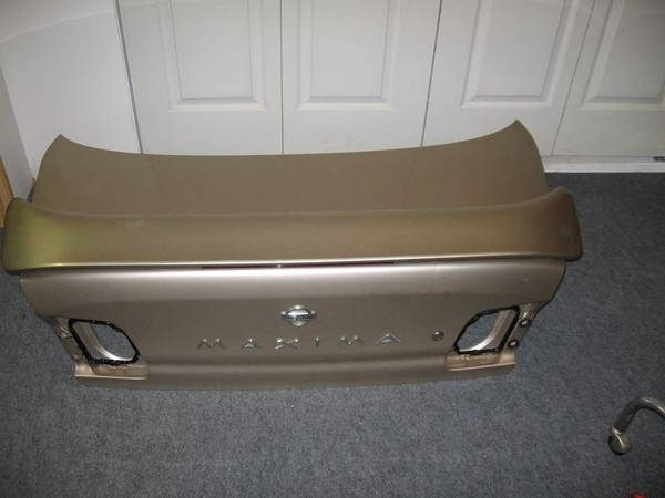 nissan maxima trunk  95-99 1