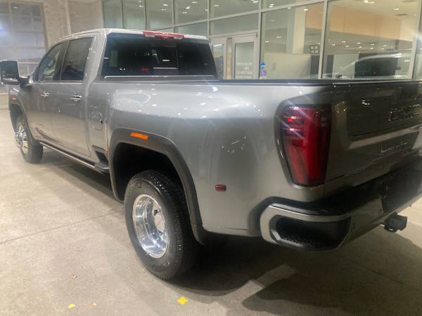 2026 GMC Sierra 3500HD 4WD - Photo 9