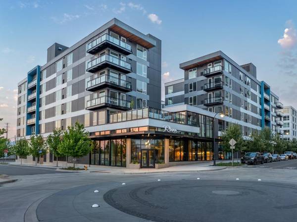 $1,915 / 1br - 696ft2 - Pets Welcome, 2 color schemes, Patio/balcony/wrap around (Vancouver)63672547494145124